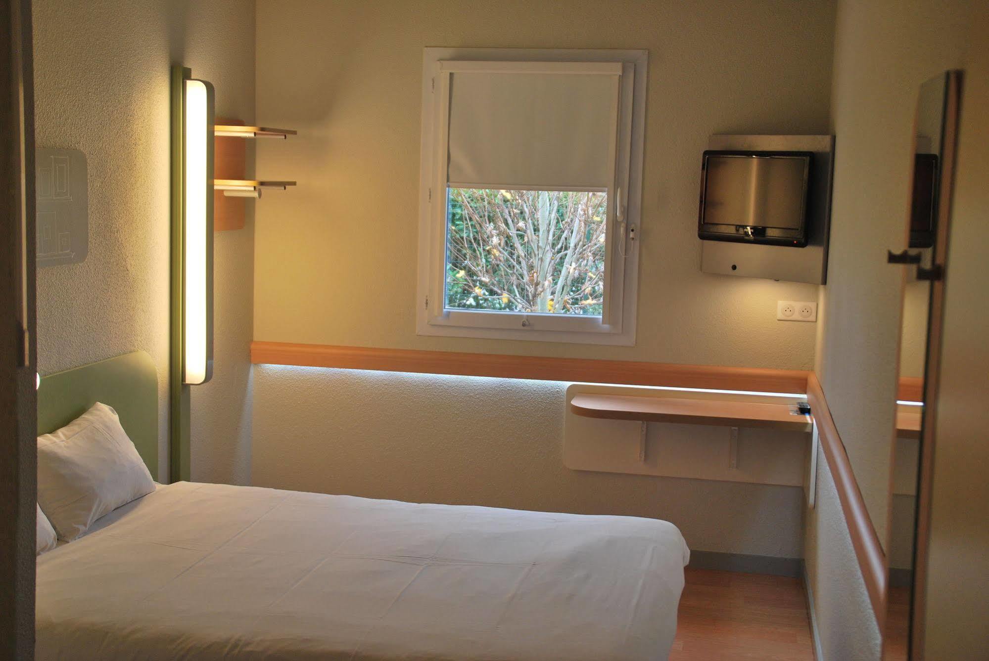 Ibis Budget Bergerac Exterior photo